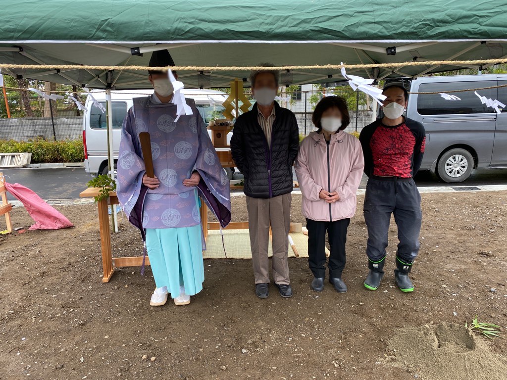 雨の合間の地鎮祭